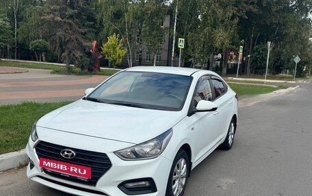 Hyundai Solaris II рестайлинг, 2017 год, 1 300 000 рублей, 2 фотография