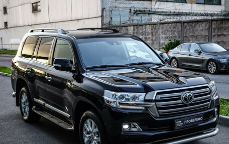 Toyota Land Cruiser 200, 2018 год, 7 999 000 рублей, 4 фотография