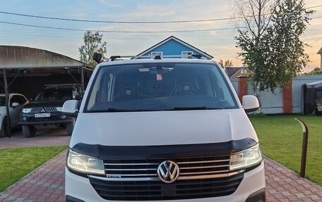 Volkswagen Multivan T6 рестайлинг, 2021 год, 7 399 000 рублей, 2 фотография