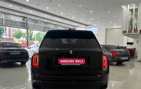 Rolls-Royce Cullinan, 2023 год, 36 710 680 рублей, 5 фотография