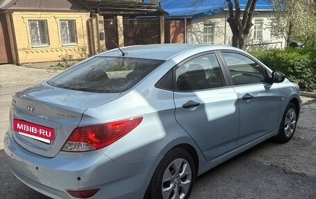 Hyundai Solaris II рестайлинг, 2012 год, 675 000 рублей, 4 фотография