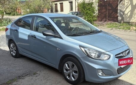Hyundai Solaris II рестайлинг, 2012 год, 675 000 рублей, 3 фотография