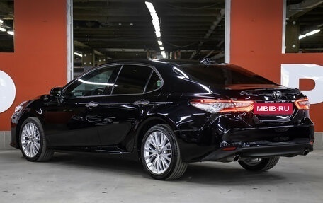 Toyota Camry, 2020 год, 3 650 000 рублей, 7 фотография