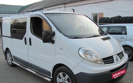 Renault Trafic, 2007 год, 1 350 000 рублей, 2 фотография