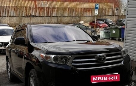 Toyota Highlander III, 2011 год, 2 900 000 рублей, 2 фотография