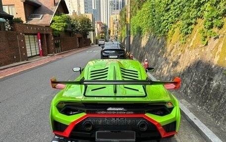 Lamborghini Huracán, 2022 год, 27 800 000 рублей, 2 фотография