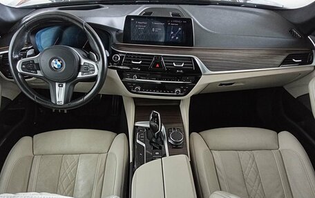 BMW 5 серия, 2019 год, 4 360 000 рублей, 9 фотография