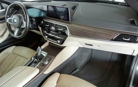 BMW 5 серия, 2019 год, 4 360 000 рублей, 11 фотография