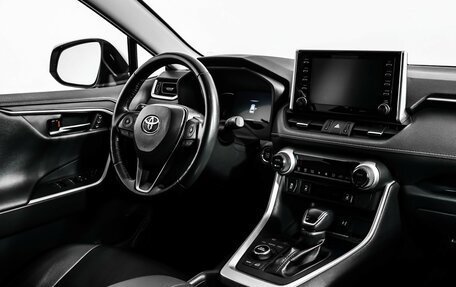 Toyota RAV4, 2020 год, 3 280 000 рублей, 9 фотография