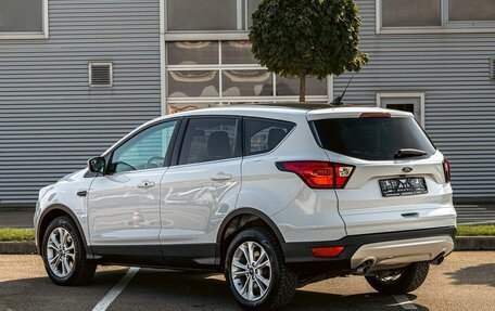 Ford Escape III, 2018 год, 1 495 000 рублей, 4 фотография