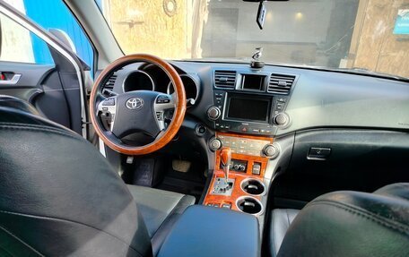 Toyota Highlander III, 2013 год, 2 500 000 рублей, 4 фотография