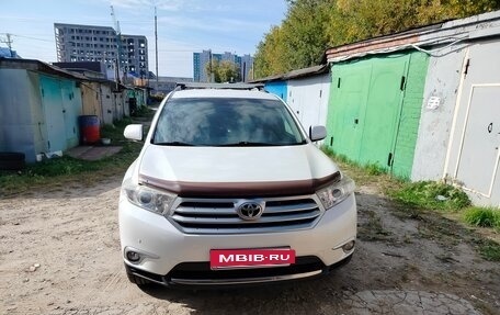 Toyota Highlander III, 2013 год, 2 500 000 рублей, 3 фотография