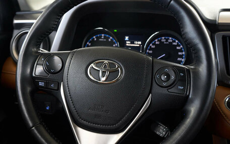 Toyota RAV4, 2018 год, 2 325 000 рублей, 8 фотография