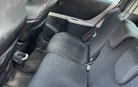 Toyota Yaris III рестайлинг, 2006 год, 450 000 рублей, 2 фотография