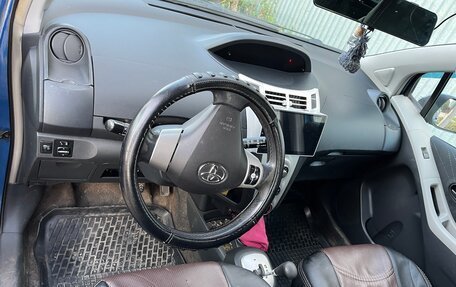 Toyota Yaris III рестайлинг, 2006 год, 450 000 рублей, 4 фотография