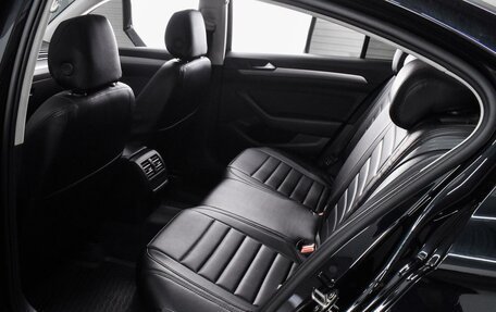 Volkswagen Passat B8 рестайлинг, 2016 год, 1 780 000 рублей, 11 фотография