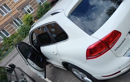 Volkswagen Touareg III, 2011 год, 1 450 000 рублей, 3 фотография