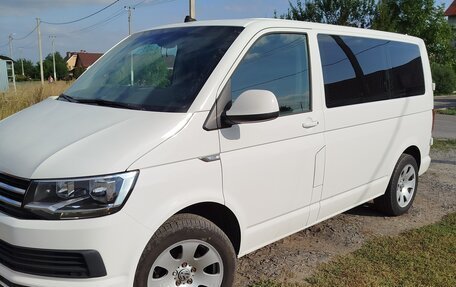 Volkswagen Caravelle T6 рестайлинг, 2019 год, 3 000 000 рублей, 2 фотография