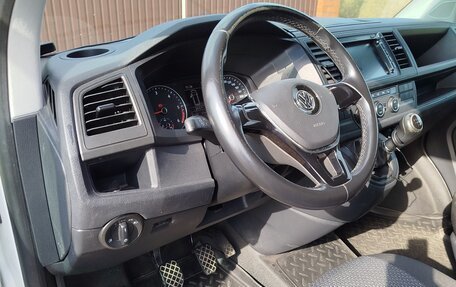 Volkswagen Caravelle T6 рестайлинг, 2019 год, 3 000 000 рублей, 5 фотография