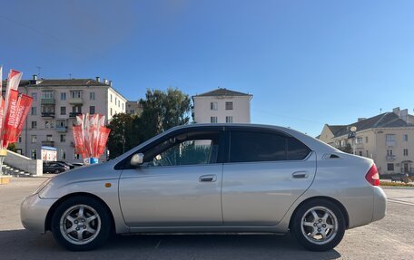 Toyota Prius IV XW50, 2000 год, 345 000 рублей, 3 фотография