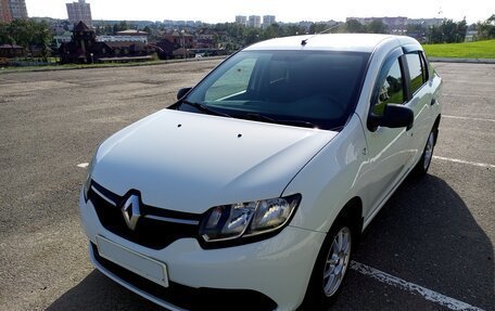 Renault Logan II, 2017 год, 870 000 рублей, 2 фотография