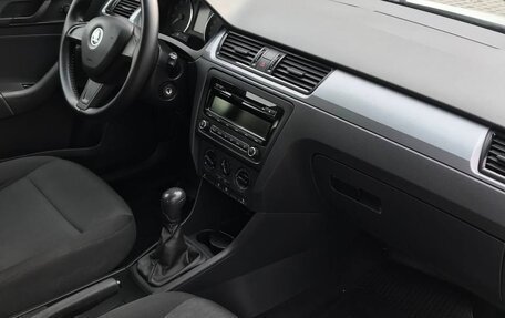 Skoda Rapid I, 2015 год, 1 068 000 рублей, 12 фотография