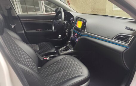 Hyundai Elantra VI рестайлинг, 2017 год, 1 690 000 рублей, 4 фотография