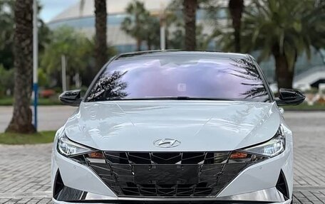 Hyundai Elantra, 2022 год, 1 200 000 рублей, 2 фотография