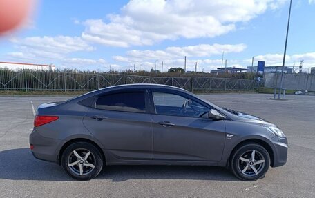 Hyundai Solaris II рестайлинг, 2011 год, 650 000 рублей, 2 фотография