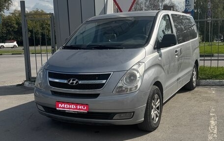 Hyundai Grand Starex Grand Starex I рестайлинг 2, 2012 год, 1 780 000 рублей, 1 фотография