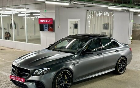 Mercedes-Benz E-Класс AMG, 2017 год, 9 000 000 рублей, 2 фотография