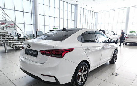 Hyundai Solaris II рестайлинг, 2017 год, 890 000 рублей, 5 фотография