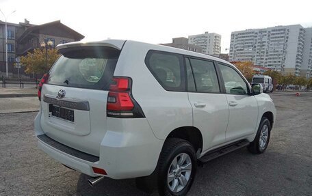 Toyota Land Cruiser Prado 150 рестайлинг 2, 2023 год, 8 000 000 рублей, 2 фотография