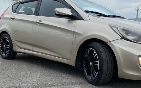 Hyundai Solaris II рестайлинг, 2011 год, 460 000 рублей, 3 фотография