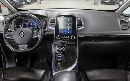 Renault Espace V рестайлинг, 2017 год, 1 698 000 рублей, 14 фотография