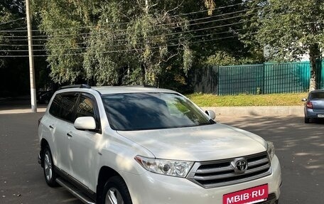 Toyota Highlander III, 2012 год, 2 580 000 рублей, 3 фотография