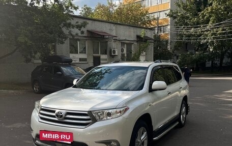 Toyota Highlander III, 2012 год, 2 580 000 рублей, 2 фотография