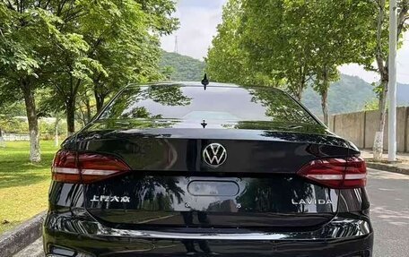 Volkswagen Lavida, 2022 год, 1 740 000 рублей, 5 фотография