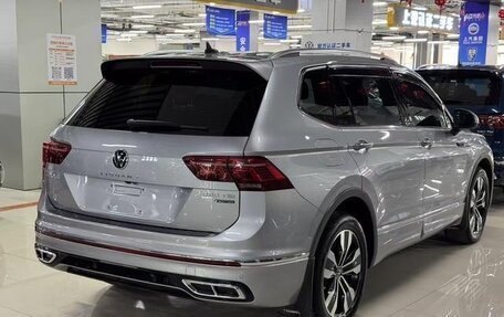 Volkswagen Tiguan II, 2021 год, 2 326 000 рублей, 4 фотография