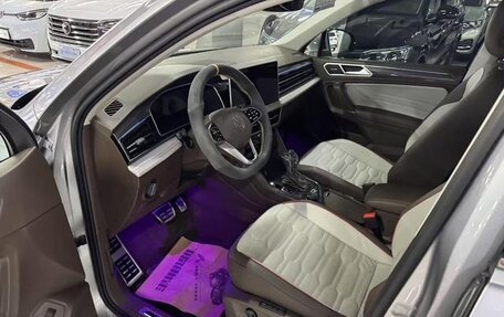 Volkswagen Tiguan II, 2021 год, 2 326 000 рублей, 7 фотография