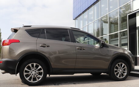 Toyota RAV4, 2014 год, 1 815 000 рублей, 4 фотография