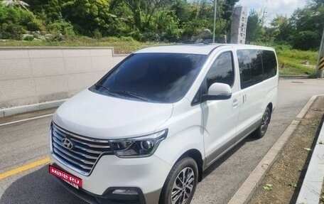 Hyundai Grand Starex Grand Starex I рестайлинг 2, 2021 год, 2 490 000 рублей, 2 фотография