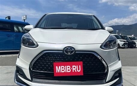 Toyota Sienta II, 2021 год, 1 011 000 рублей, 2 фотография