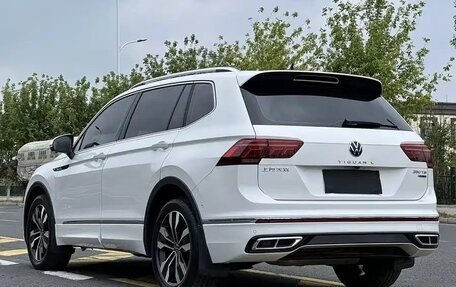 Volkswagen Tiguan II, 2022 год, 2 298 000 рублей, 3 фотография