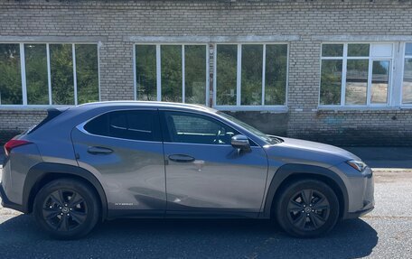 Lexus UX I, 2019 год, 3 800 000 рублей, 5 фотография