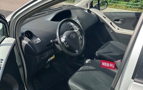 Toyota Yaris III рестайлинг, 2008 год, 600 000 рублей, 2 фотография