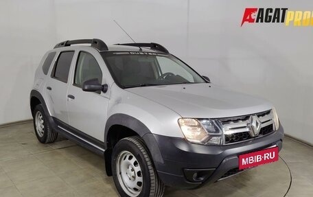 Renault Duster I рестайлинг, 2015 год, 825 000 рублей, 3 фотография