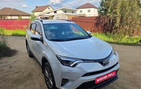 Toyota RAV4, 2018 год, 2 500 000 рублей, 2 фотография