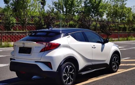 Toyota C-HR I рестайлинг, 2021 год, 1 627 000 рублей, 5 фотография