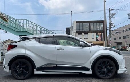 Toyota C-HR I рестайлинг, 2022 год, 1 430 000 рублей, 5 фотография